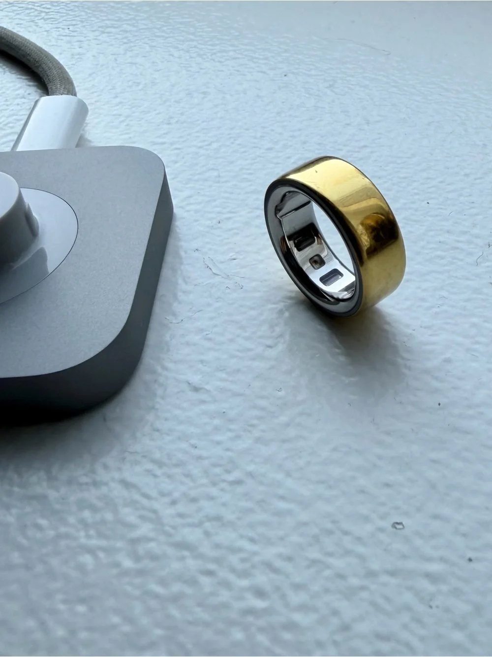 Oura Ring 4 - Size 6 (with charging station + factory reset)